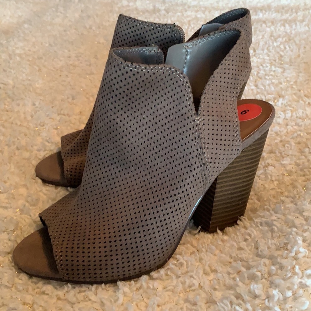 Open toe ankle boots *NEW*